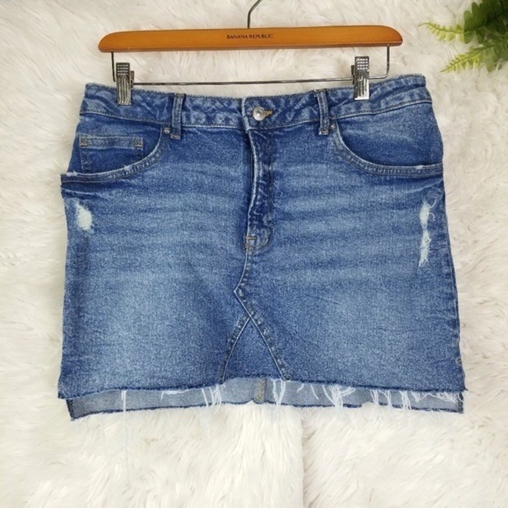 DIVIDED by H&M Raw Hem Cutoff Denim Mini Skirt Women's Size 10